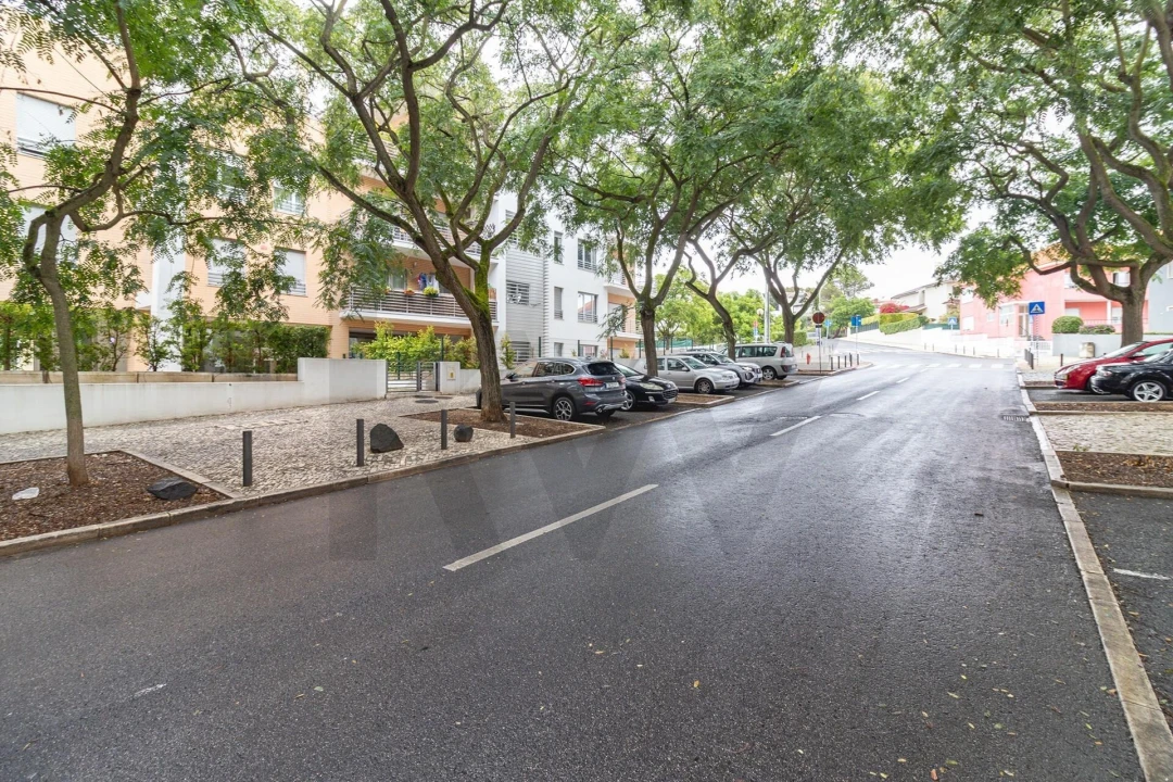 Apartamento T2 para Arrendamento em Carnaxide e Queijas Foto 36