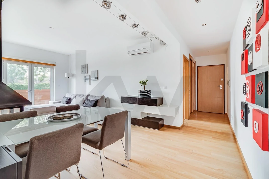 Apartamento T2 para Arrendamento em Carnaxide e Queijas Foto 8