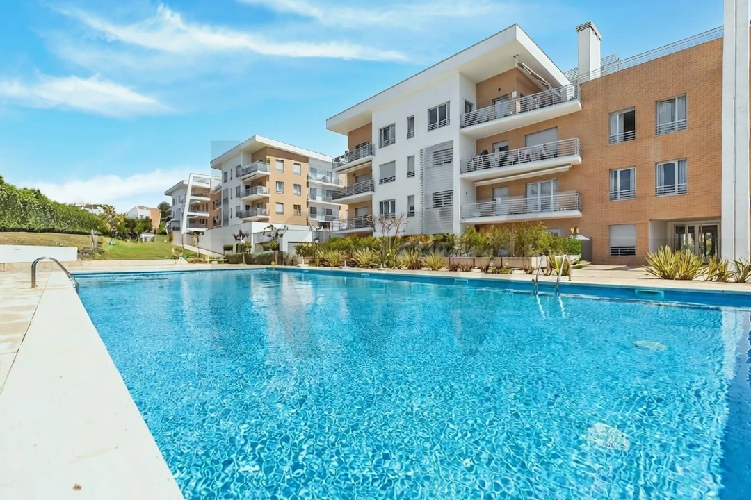 Apartamento T2 para Arrendamento em Carnaxide e Queijas Foto 1