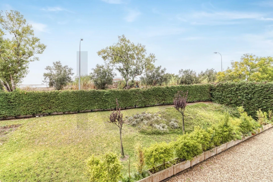 Apartamento T2 para Arrendamento em Carnaxide e Queijas Foto 34