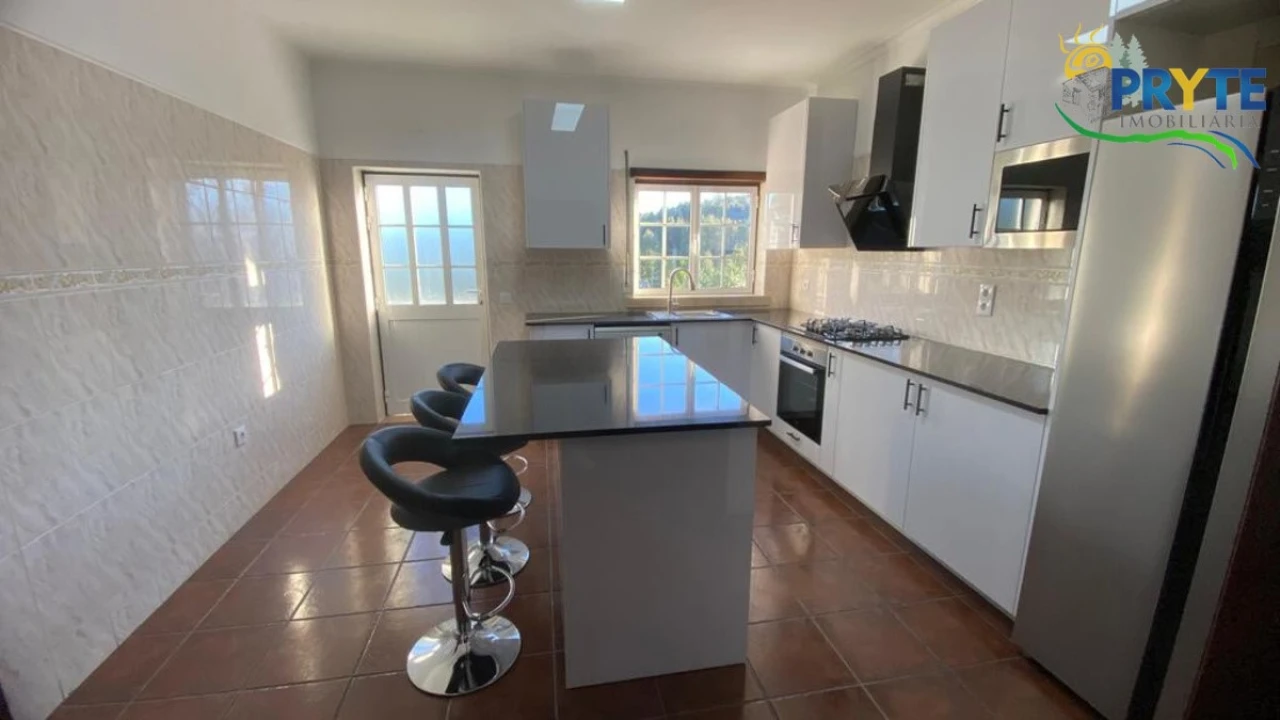 Moradia T3 para Venda em Vila Facaia Foto 38