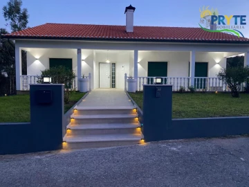 Moradia T3 para Venda em Vila Facaia