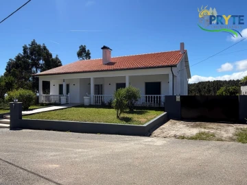 Moradia T3 para Venda em Vila Facaia