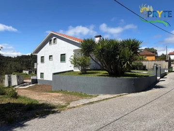 Moradia T3 para Venda em Vila Facaia