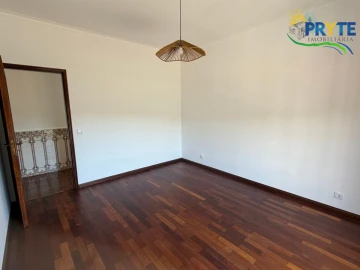 Moradia T3 para Venda em Vila Facaia