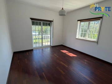 Moradia T3 para Venda em Vila Facaia