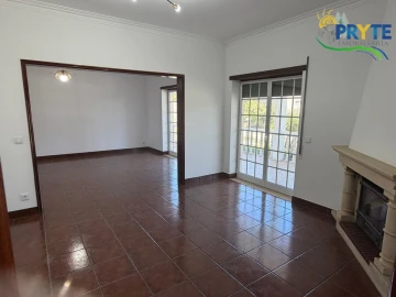 Moradia T3 para Venda em Vila Facaia