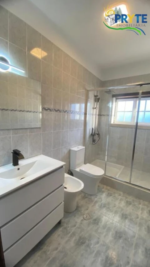 Moradia T3 para Venda em Vila Facaia