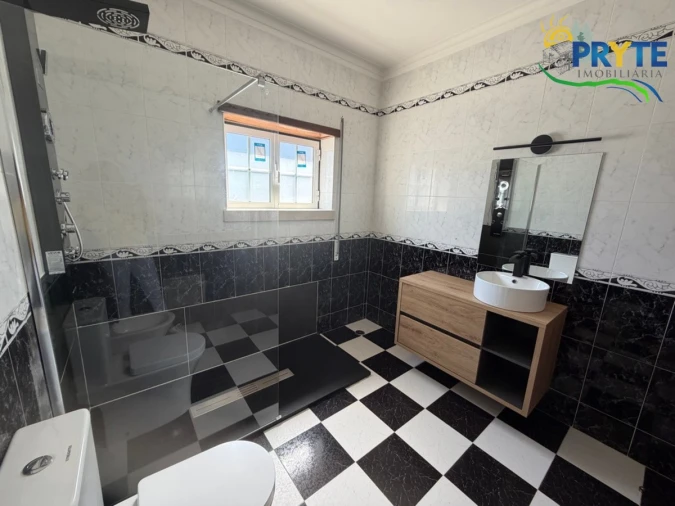 Moradia T3 para Venda em Vila Facaia Foto 18