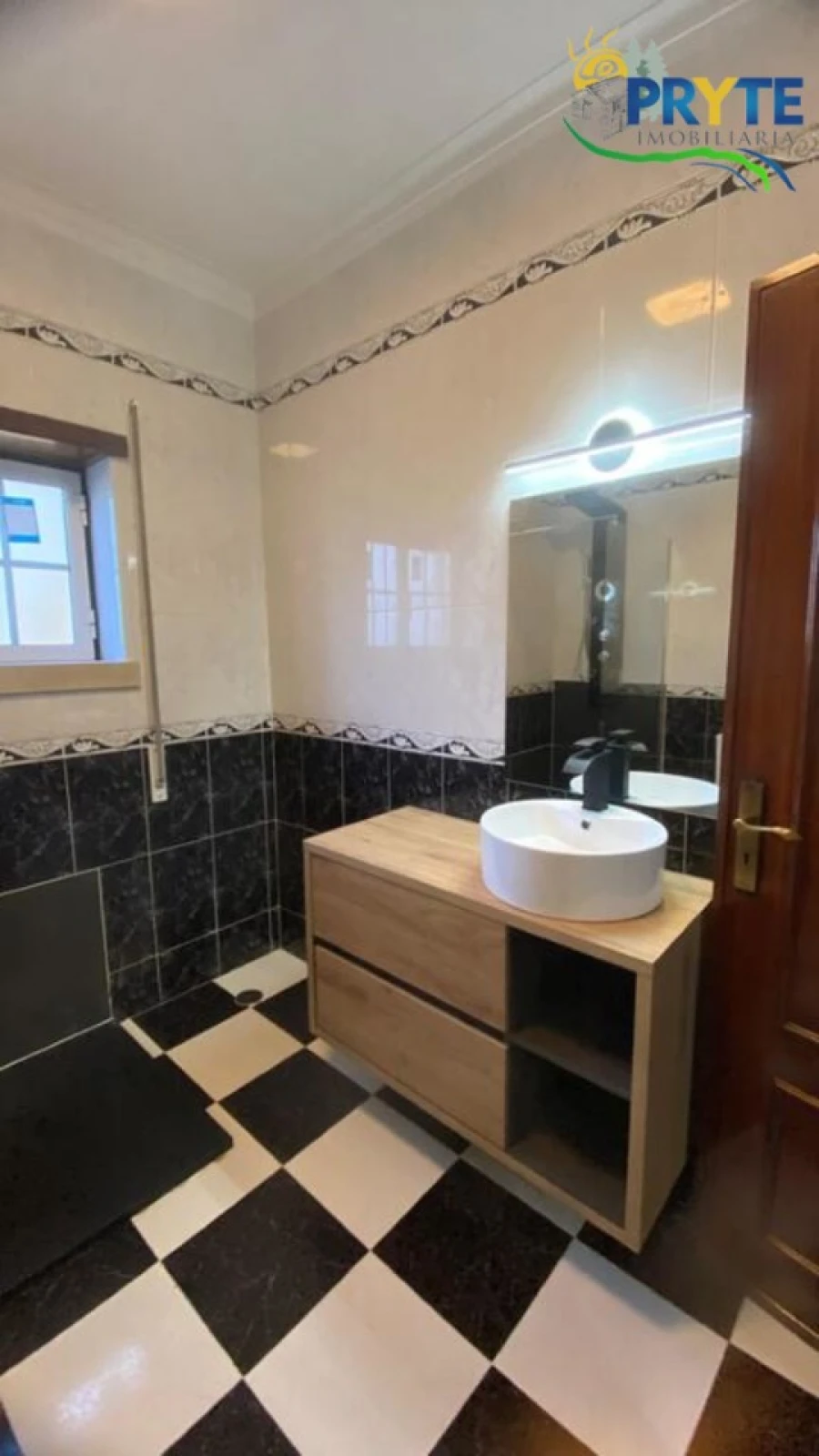 Moradia T3 para Venda em Vila Facaia Foto 22