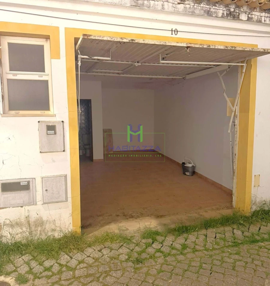 Prédio para Venda em Lagos (São Sebastião e Santa Maria) Foto 5