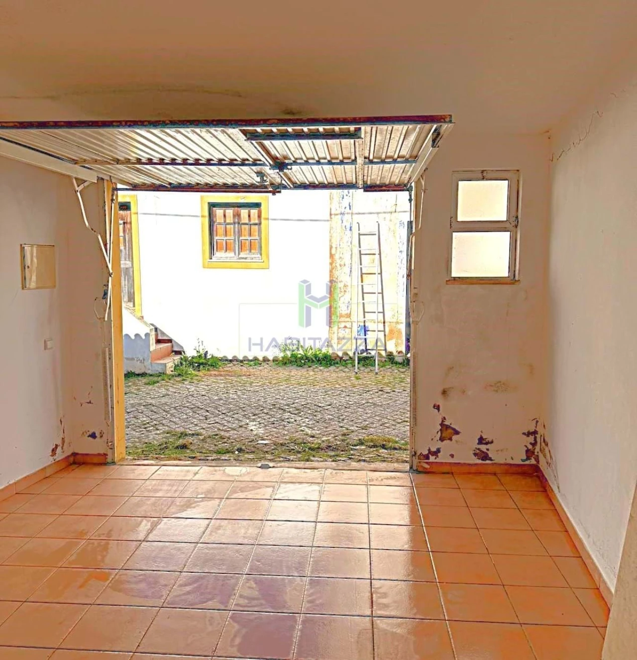 Prédio para Venda em Lagos (São Sebastião e Santa Maria) Foto 9