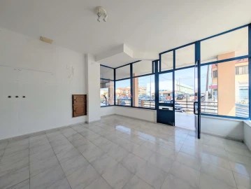 Negócio para Arrendamento em Seixal, Arrentela e Aldeia de Paio Pires