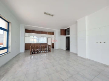 Negócio para Arrendamento em Seixal, Arrentela e Aldeia de Paio Pires