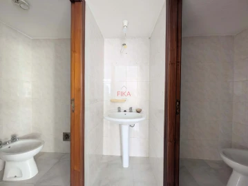 Negócio para Arrendamento em Seixal, Arrentela e Aldeia de Paio Pires