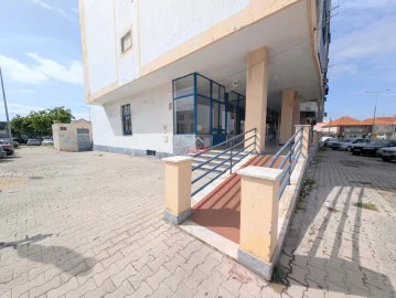 Negócio para Arrendamento em Seixal, Arrentela e Aldeia de Paio Pires