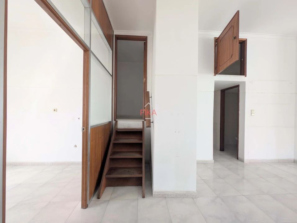 Negócio para Arrendamento em Seixal, Arrentela e Aldeia de Paio Pires Foto 5