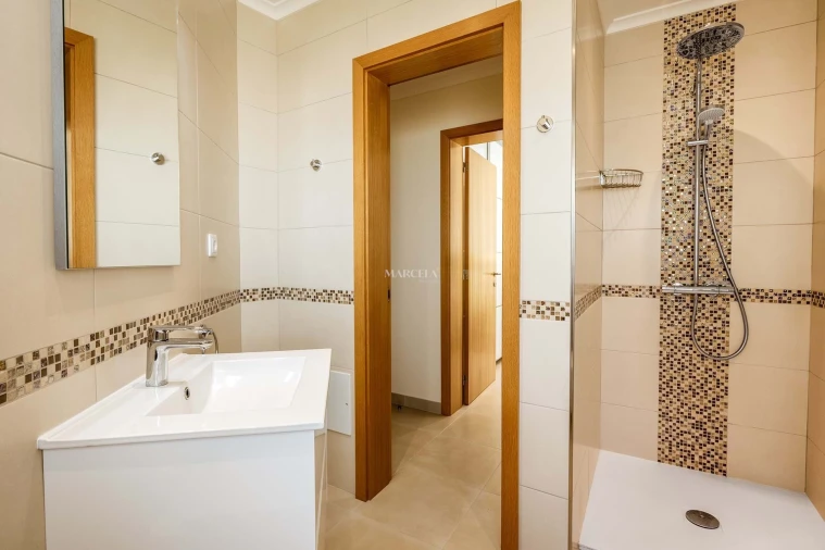 Moradia T3 para Venda em Luz Foto 27