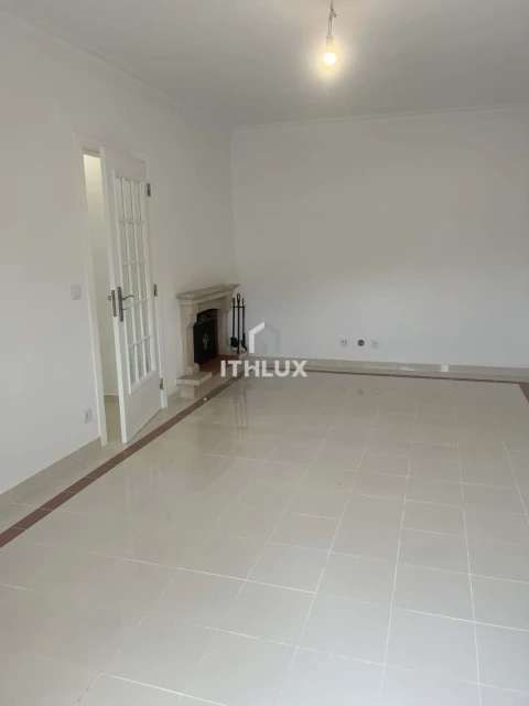 Apartamento T3 para Venda em Laranjeiro e Feijó