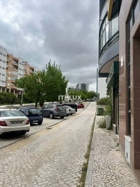 Apartamento T3 para Venda em Laranjeiro e Feijó