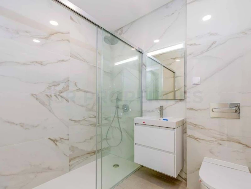 Apartamento T2 para Venda em Quarteira Foto 14