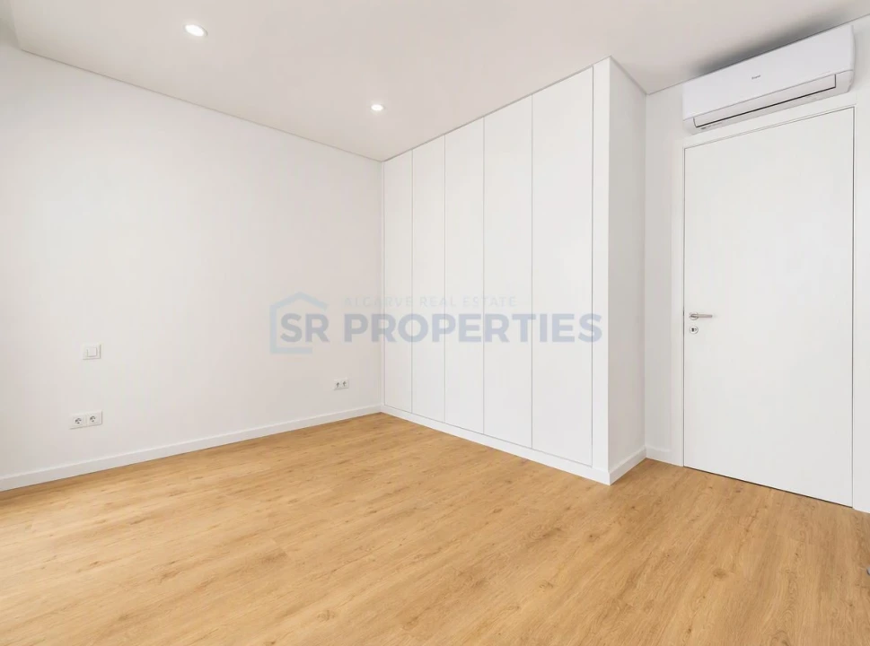Apartamento T2 para Venda em Quarteira Foto 21