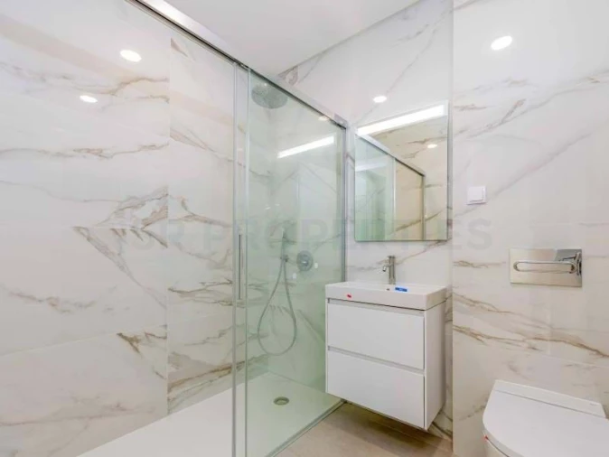 Apartamento T2 para Venda em Quarteira Foto 14