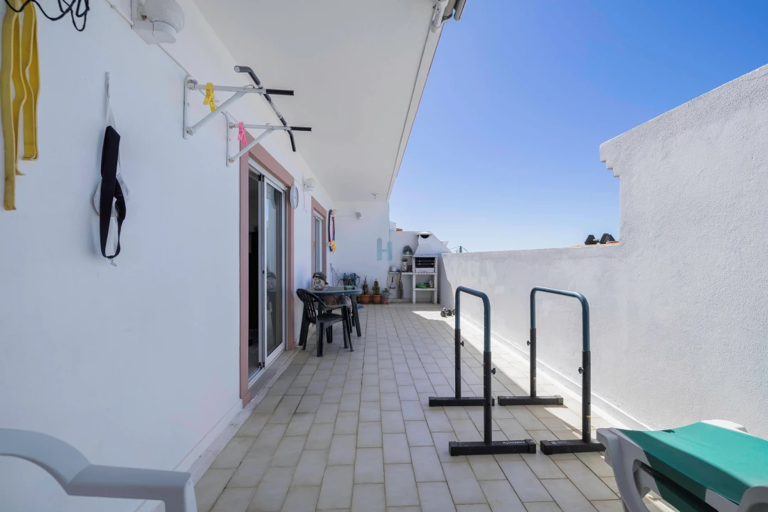 Apartamento T2 para Venda em Portimão Foto 4