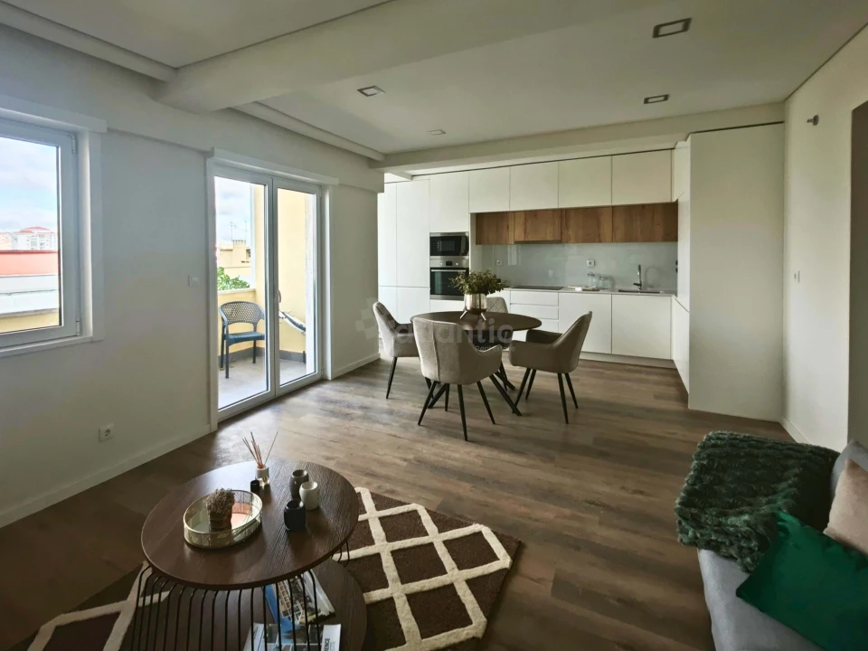 Apartamento T3 para Venda em Benfica Foto 5