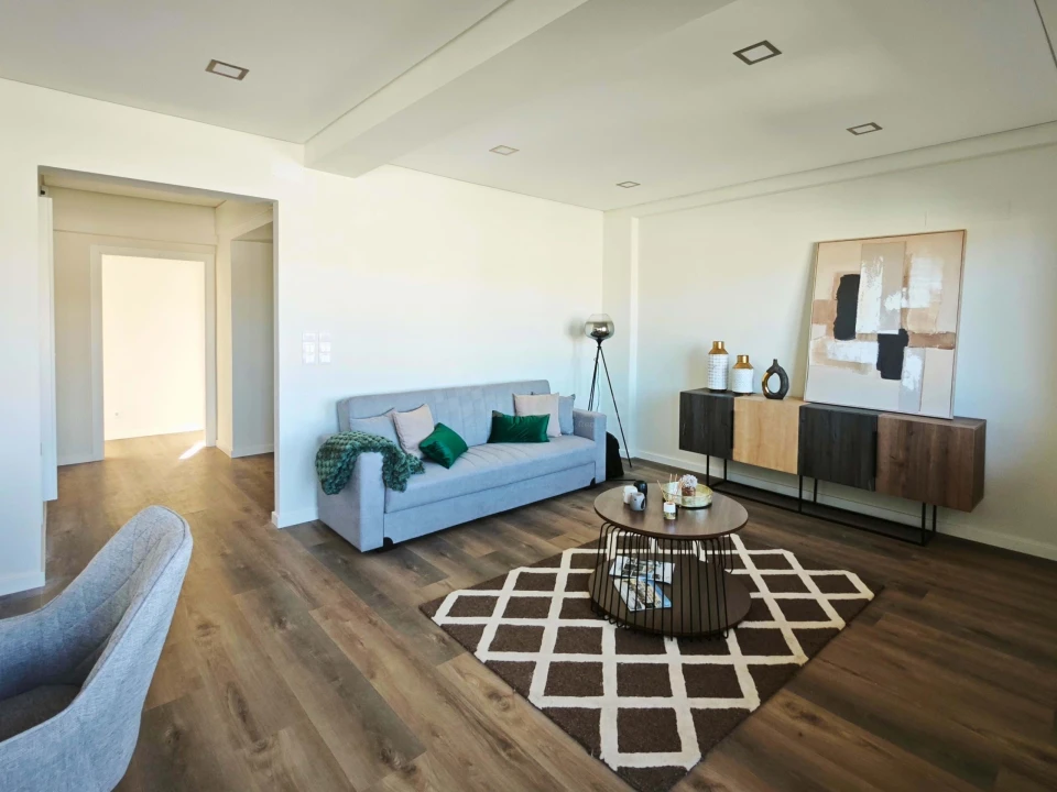 Apartamento T3 para Venda em Benfica Foto 2