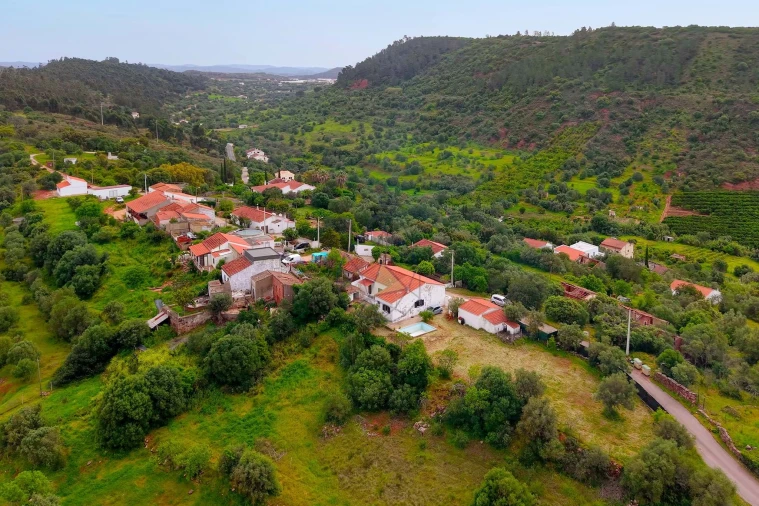 Moradia T3 para Venda em São Bartolomeu de Messines Foto 23
