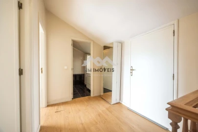 Apartamento T3 para Arrendamento em Vilar de Andorinho