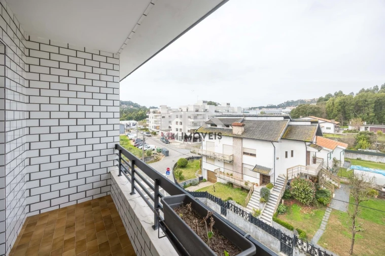 Apartamento T3 para Arrendamento em Vilar de Andorinho Foto 20