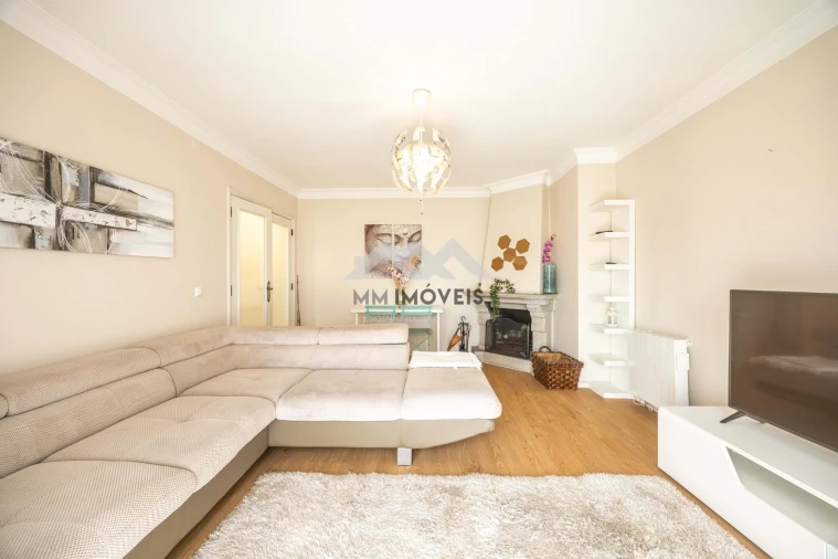 Apartamento T3 para Arrendamento em Vilar de Andorinho Foto 5