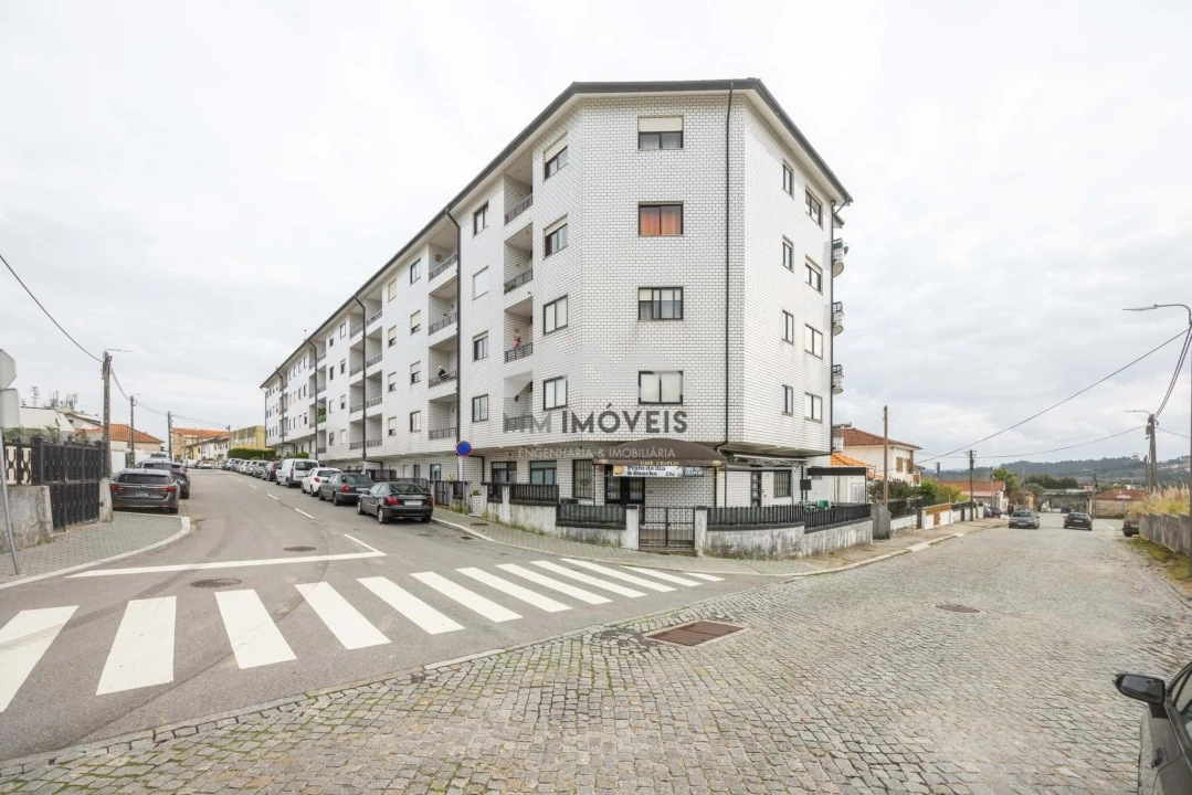 Apartamento T3 para Arrendamento em Vilar de Andorinho Foto 33