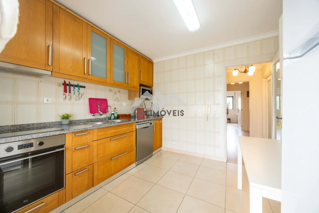 Apartamento T3 para Arrendamento em Vilar de Andorinho Foto 10