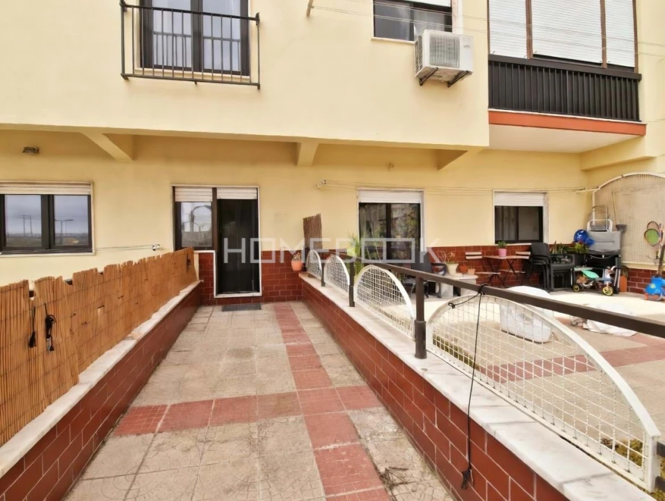 Apartamento T2 para Arrendamento em Seixal Foto 5