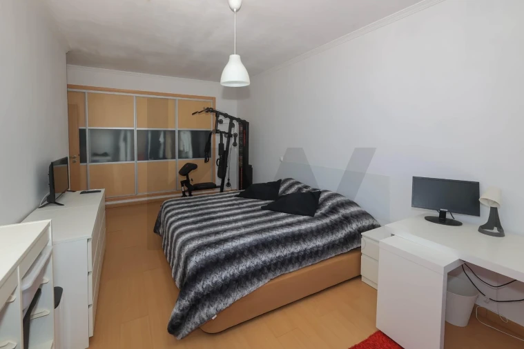 Moradia T3 para Venda em Ferreiras Foto 4