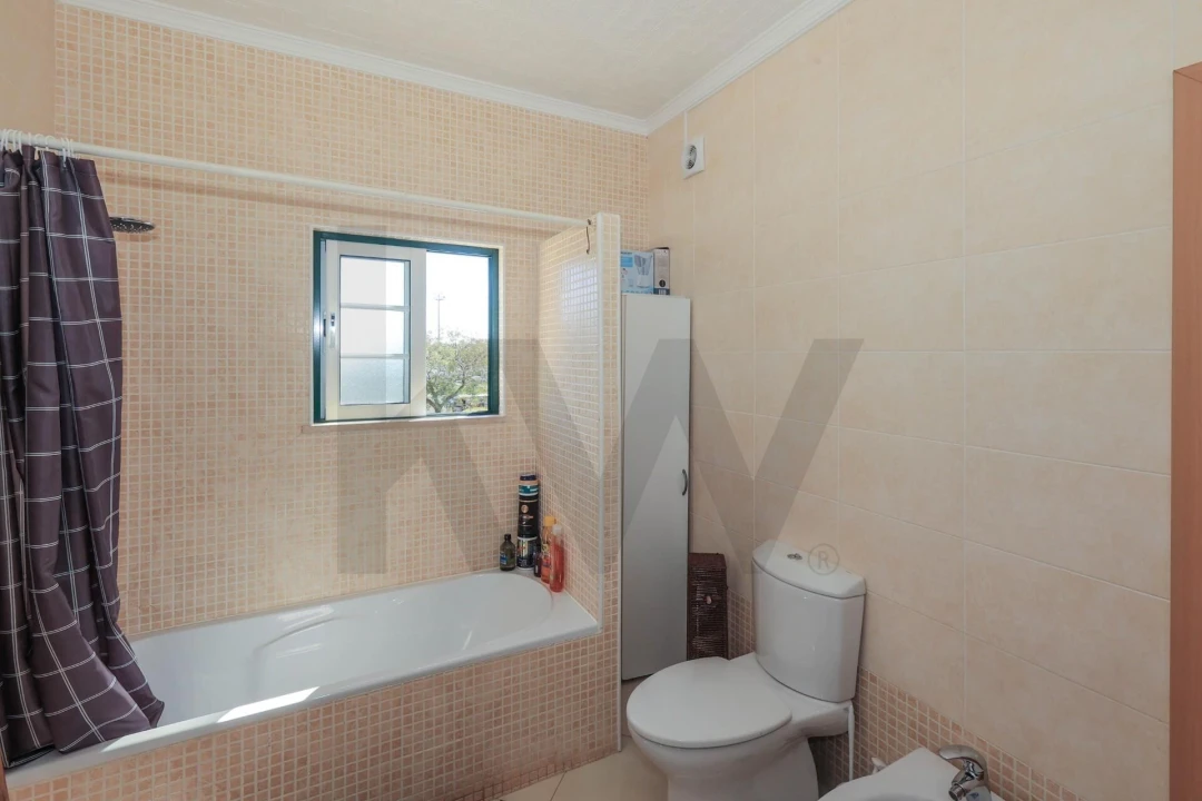 Moradia T3 para Venda em Ferreiras Foto 7