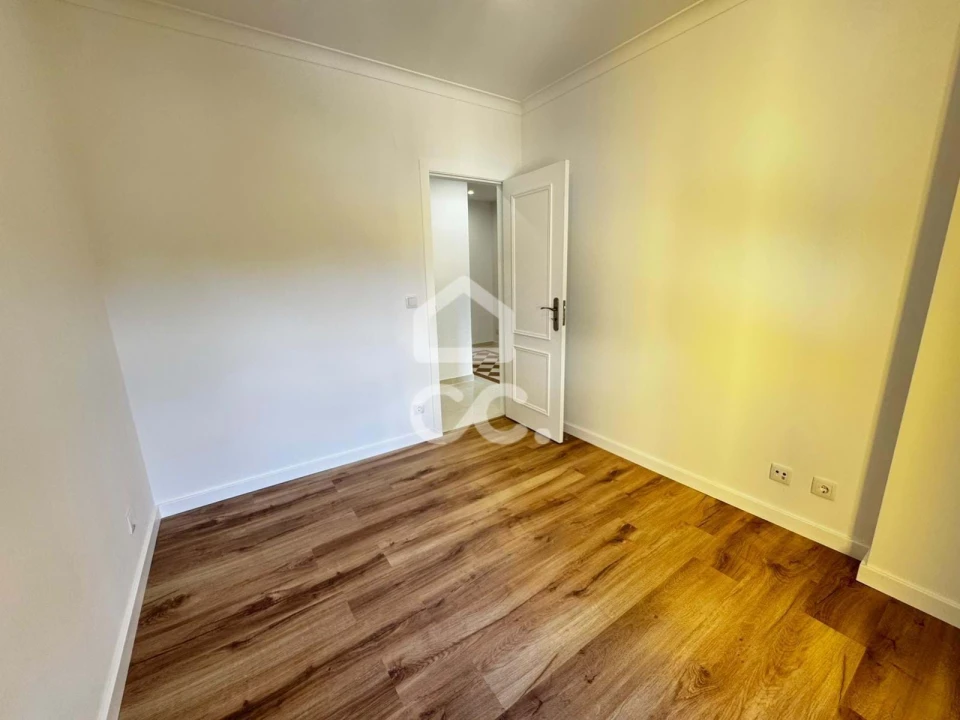 Apartamento T3 para Venda em Laranjeiro e Feijó Foto 25