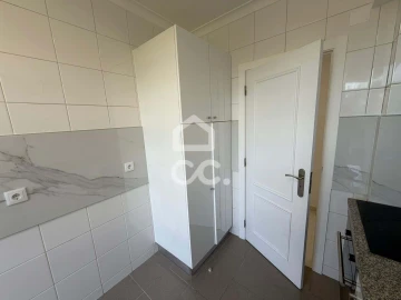 Apartamento T3 para Venda em Laranjeiro e Feijó