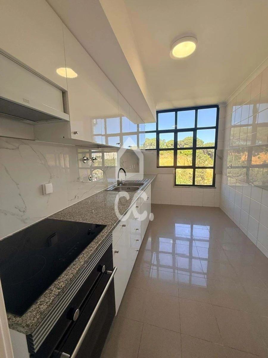 Apartamento T3 para Venda em Laranjeiro e Feijó Foto 2