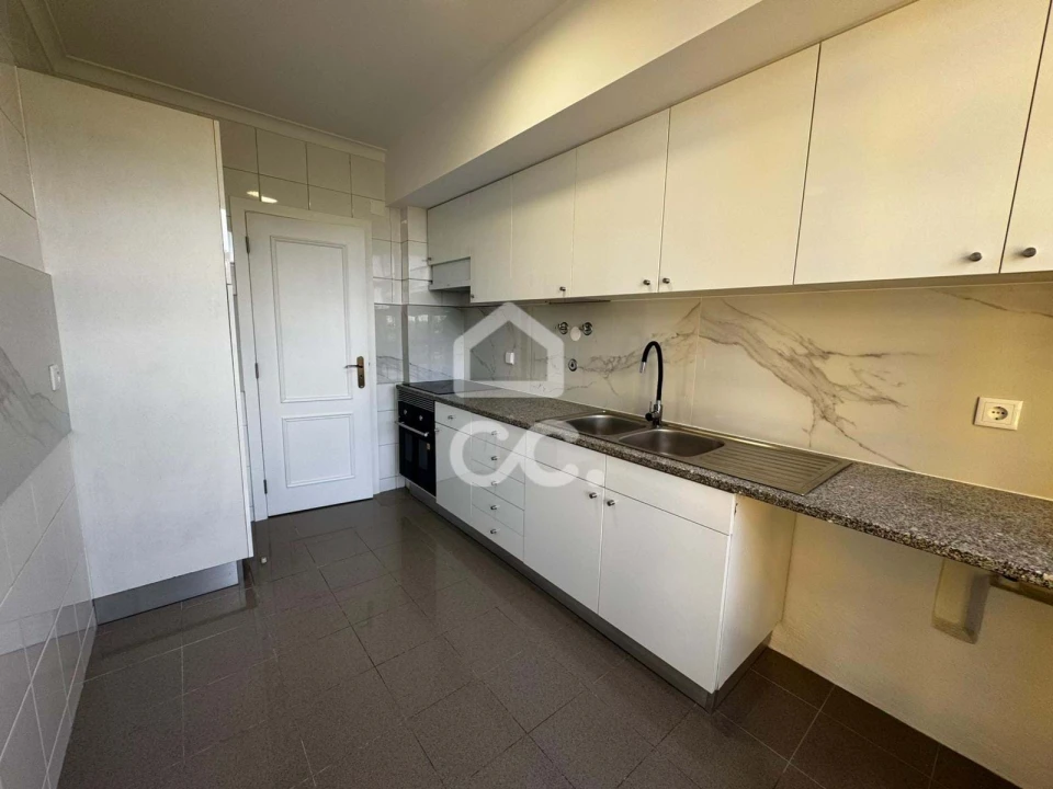 Apartamento T3 para Venda em Laranjeiro e Feijó Foto 4