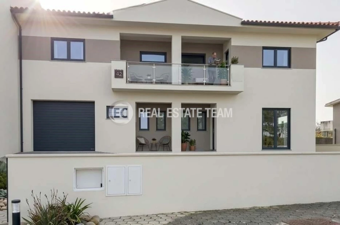 Moradia T4 para Venda em Eixo e Eirol Foto 14