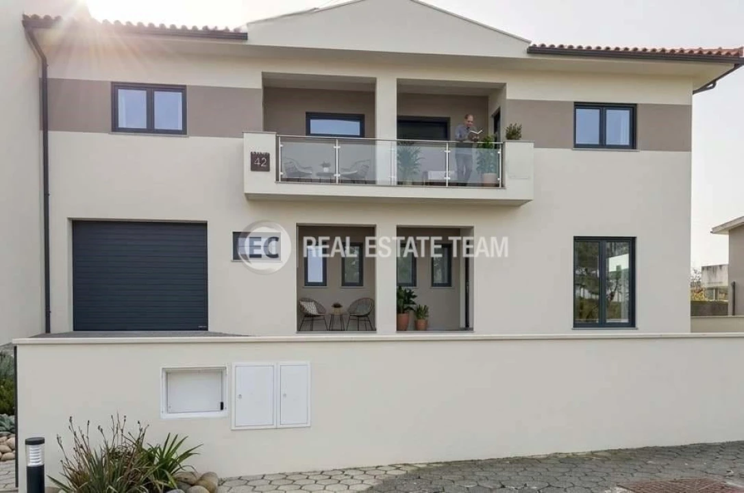 Moradia T4 para Venda em Eixo e Eirol Foto 14