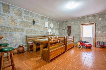 Moradia T3 para Venda em Bouro (Santa Maria)