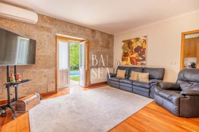 Moradia T3 para Venda em Bouro (Santa Maria)