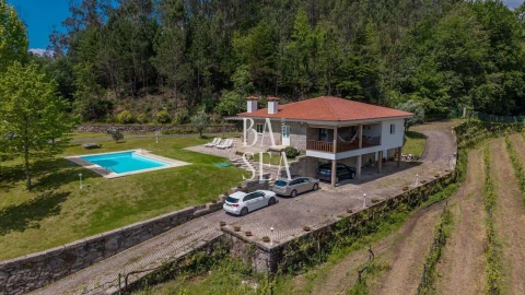 Moradia T3 para Venda em Bouro (Santa Maria)