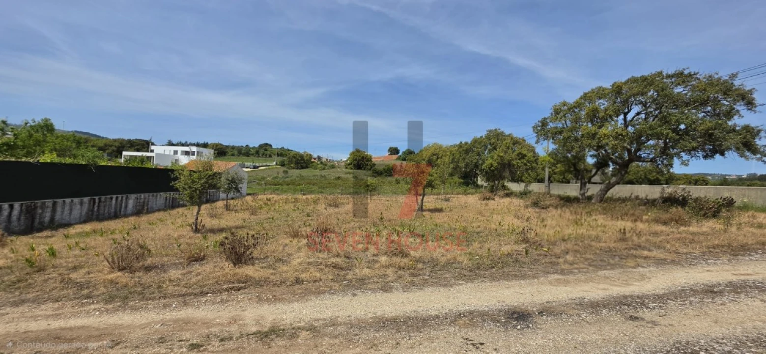 Terreno para Venda em Loures Foto 1