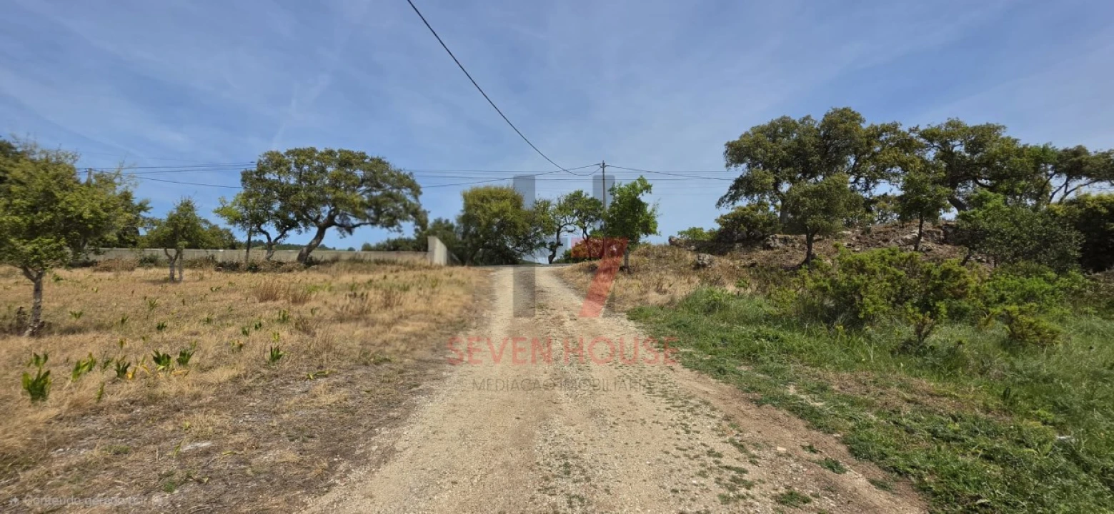 Terreno para Venda em Loures Foto 2